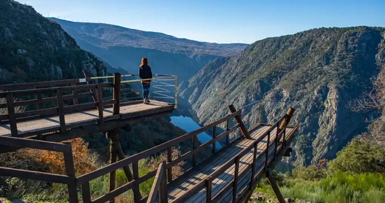 Descubre la espectacular Ruta de los Cañones del Sil en Lugo: Un paisaje impresionante que no puedes perder